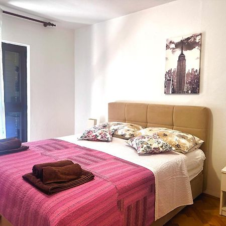 רוביני Apartments Ares מראה חיצוני תמונה