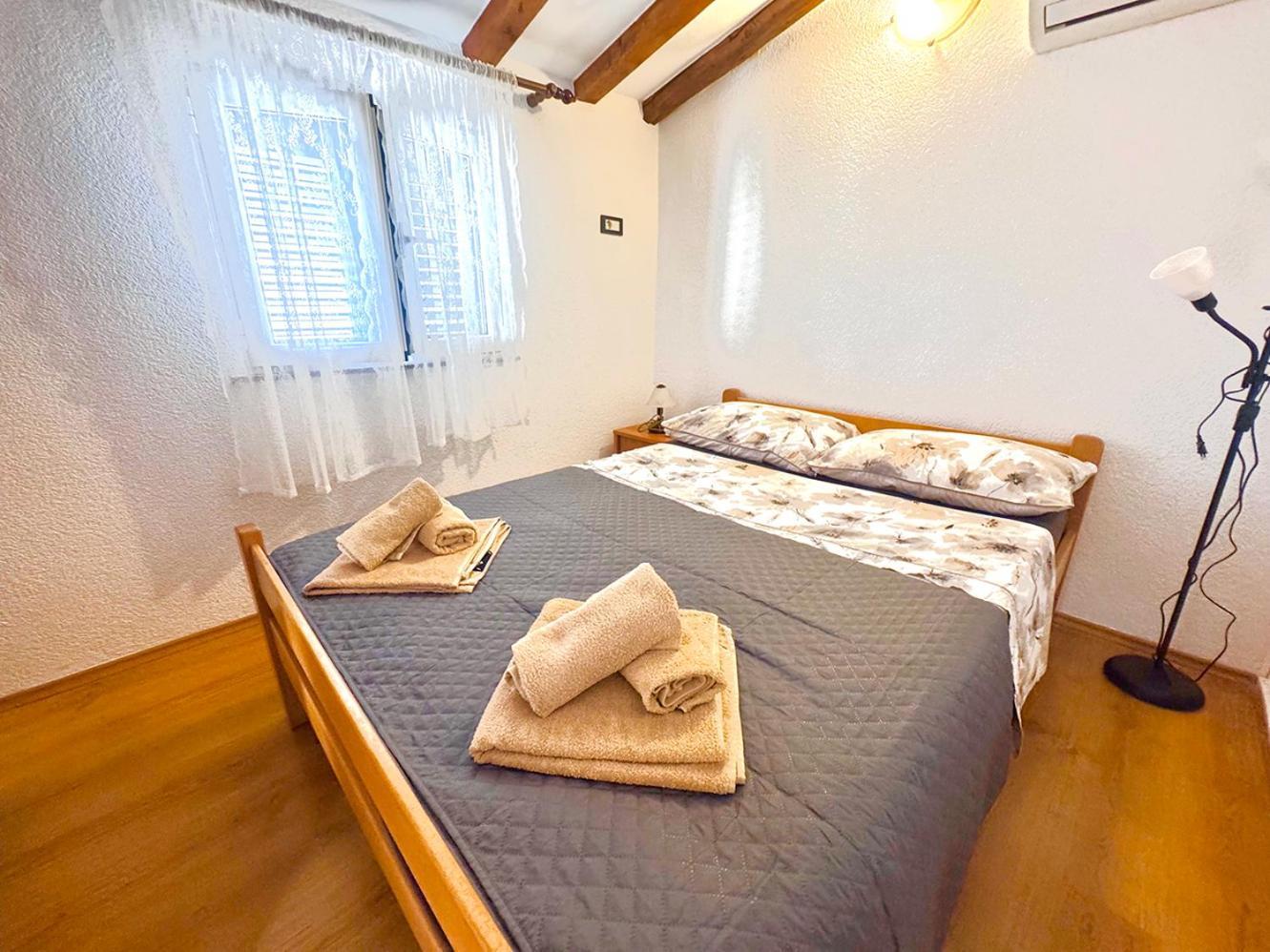 רוביני Apartments Ares מראה חיצוני תמונה