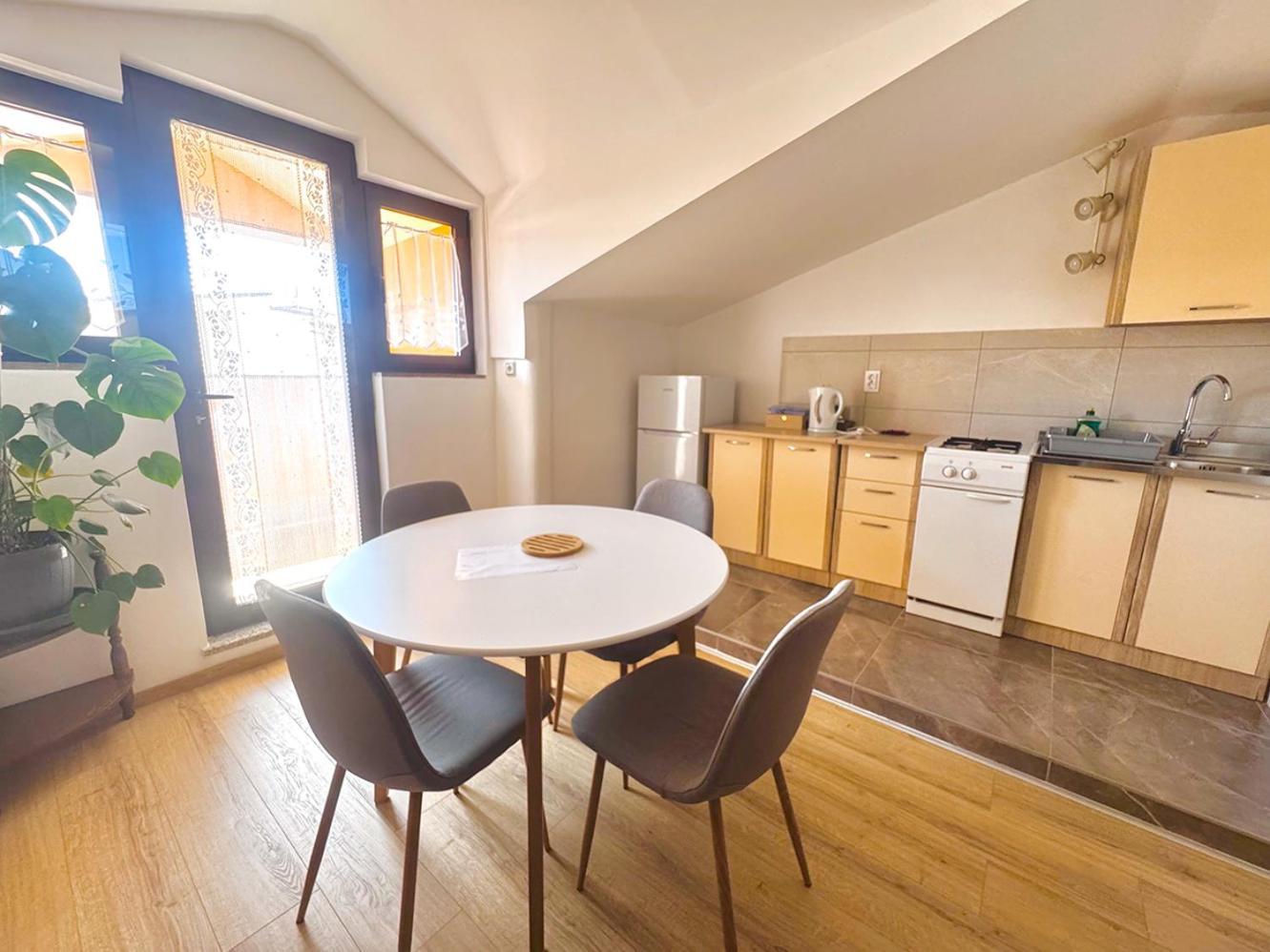 רוביני Apartments Ares מראה חיצוני תמונה