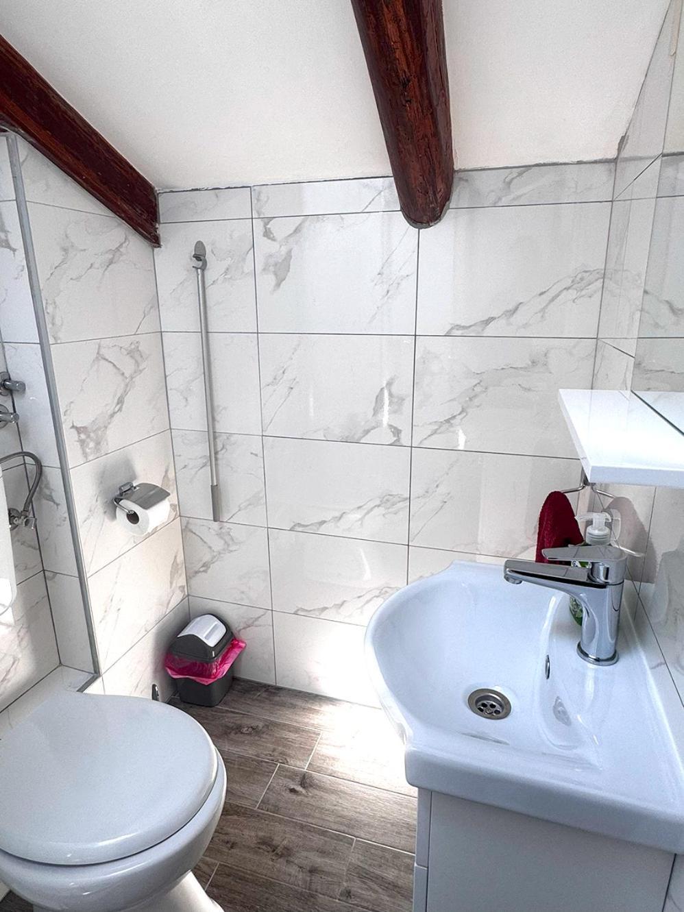 רוביני Apartments Ares מראה חיצוני תמונה